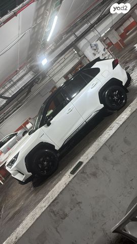 טויוטה RAV4