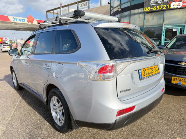 מיצובישי אאוטלנדר