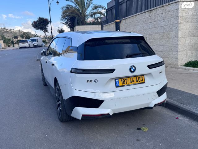 מודעת רכב ב מ וו iX