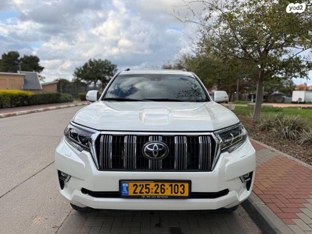 טויוטה לנד קרוזר