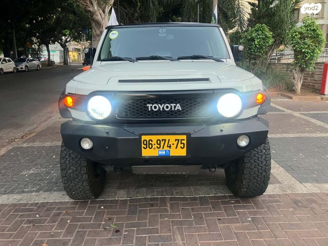 טויוטה FJ קרוזר