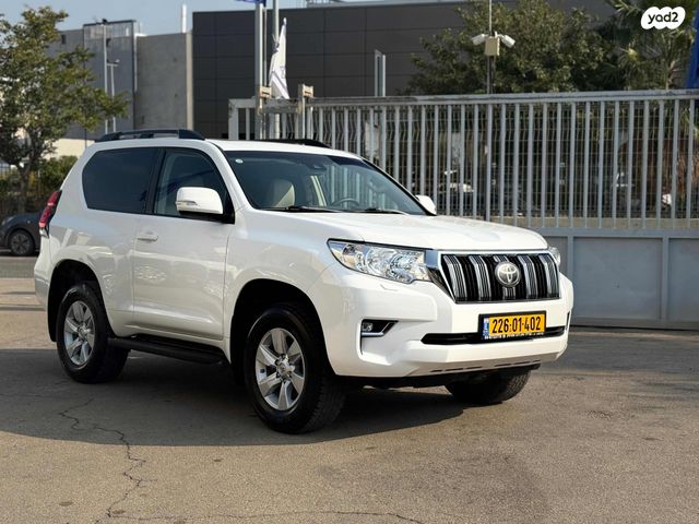 טויוטה לנד קרוזר
