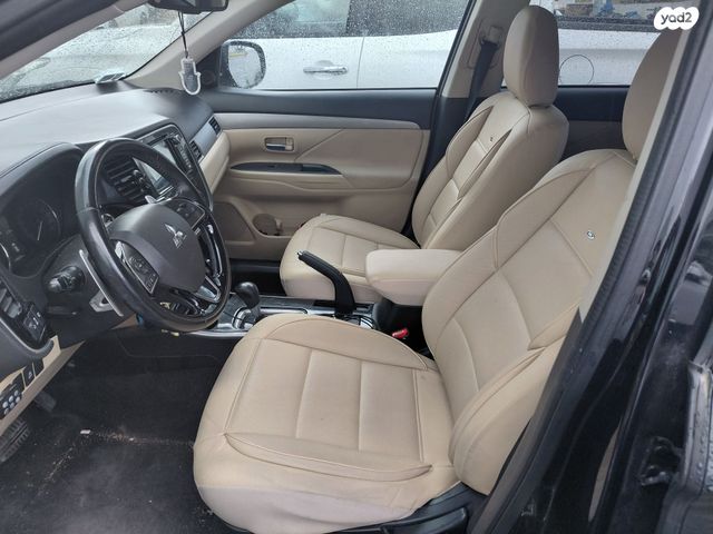 מיצובישי אאוטלנדר