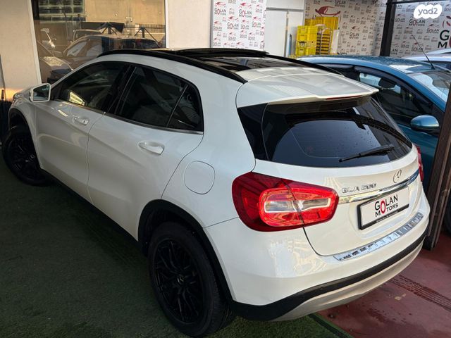 מודעת רכב מרצדס-בנץ GLA