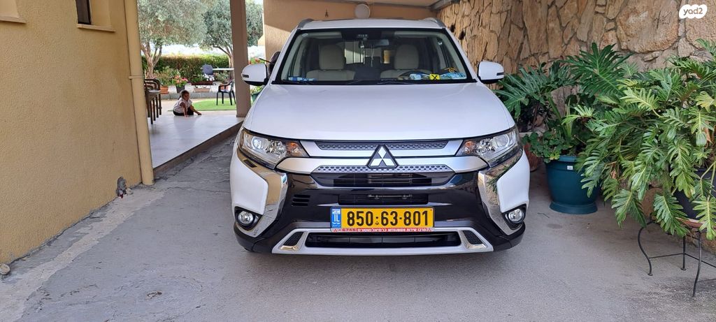 מיצובישי אאוטלנדר