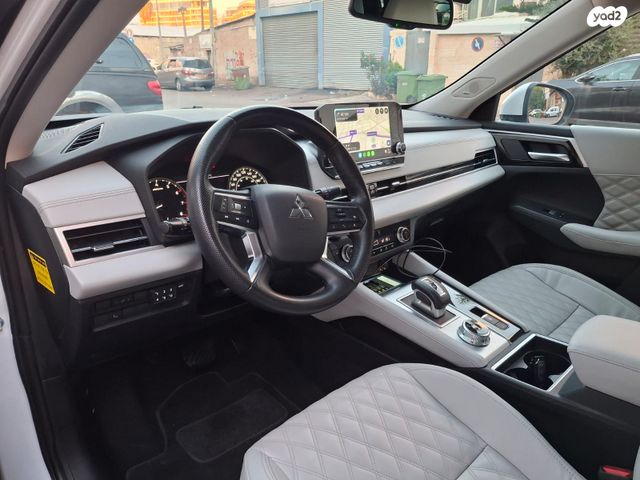 מיצובישי אאוטלנדר