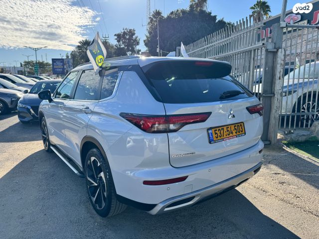 מיצובישי אאוטלנדר