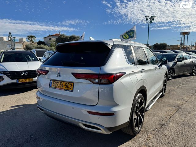 מיצובישי אאוטלנדר