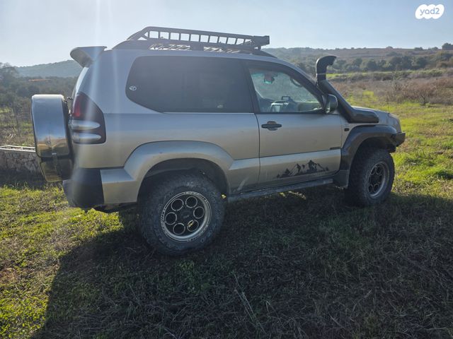 טויוטה לנד קרוזר