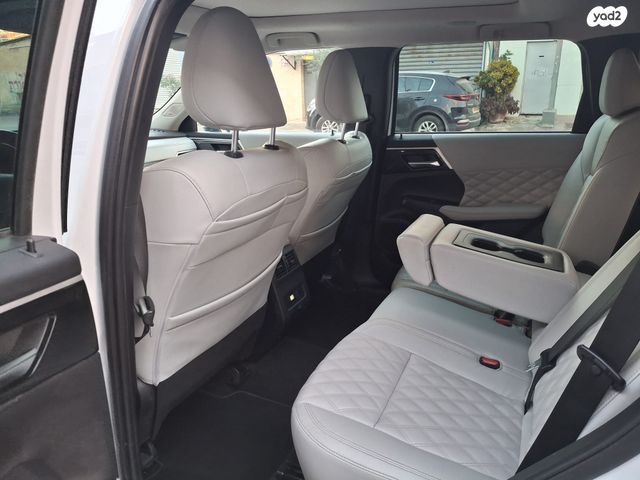 מיצובישי אאוטלנדר