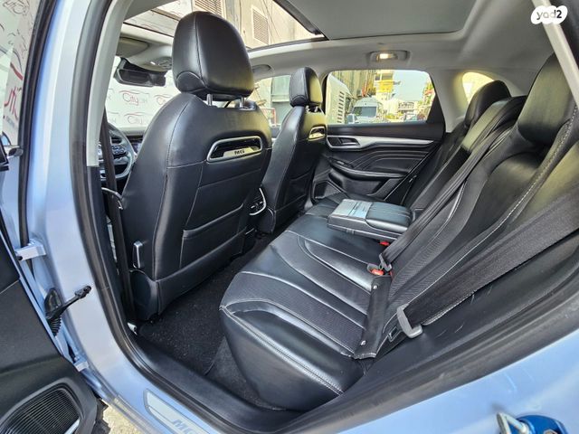 אם ג'י מארוול R