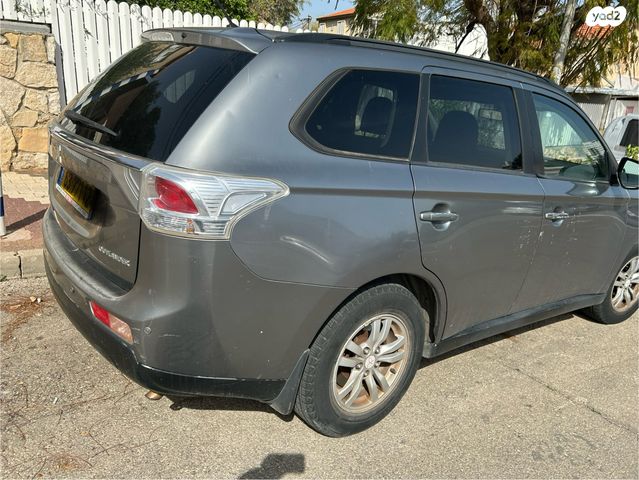 מיצובישי אאוטלנדר