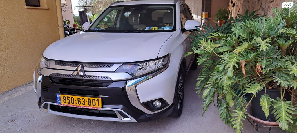 מיצובישי אאוטלנדר