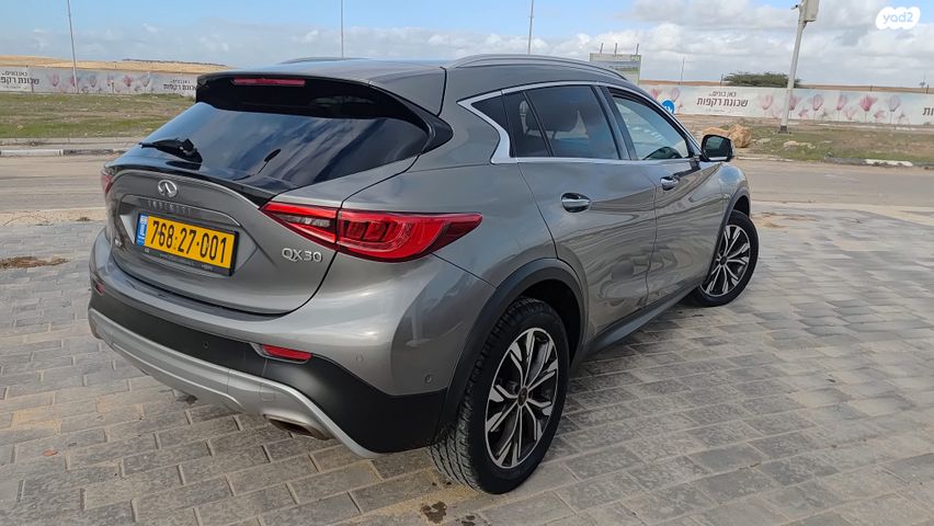 אינפיניטי QX30