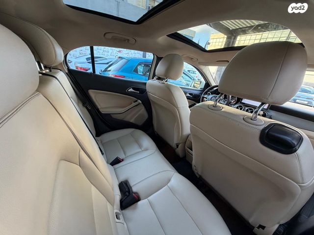 מרצדס-בנץ GLA