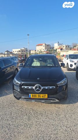 מרצדס-בנץ GLA