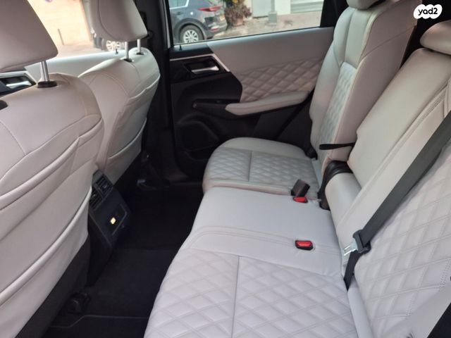 מיצובישי אאוטלנדר