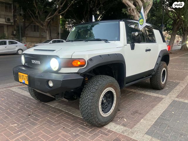 מודעת רכב טויוטה FJ קרוזר