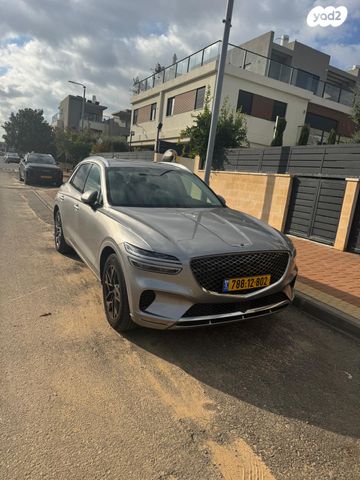 מודעת רכב ג'נסיס GV70
