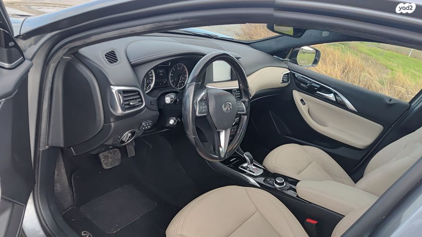 אינפיניטי QX30