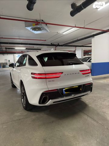 מודעת רכב ג'נסיס GV70