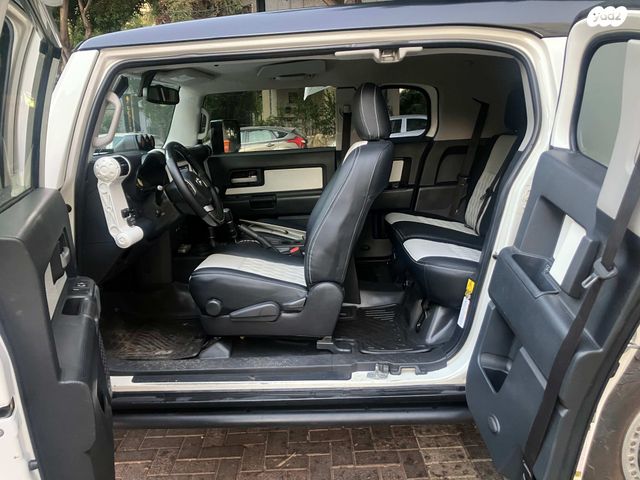 טויוטה FJ קרוזר