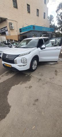 מיצובישי אאוטלנדר