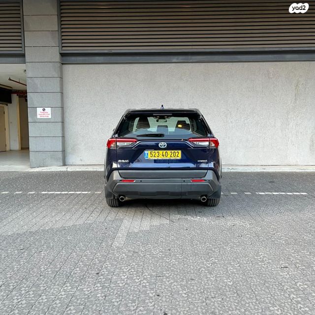 טויוטה RAV4