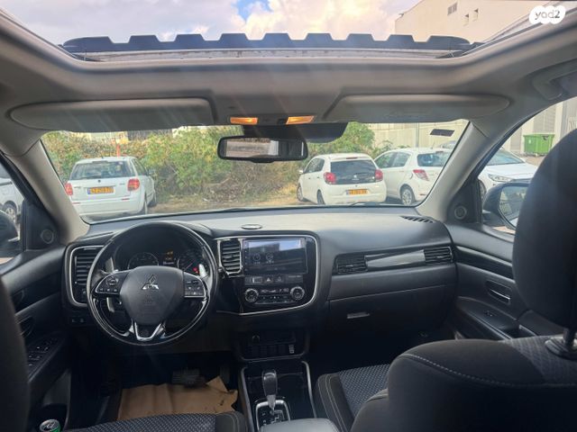 מיצובישי אאוטלנדר