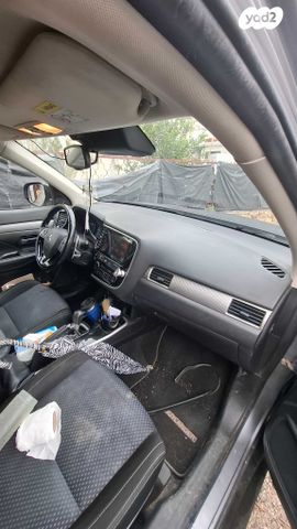 מיצובישי אאוטלנדר