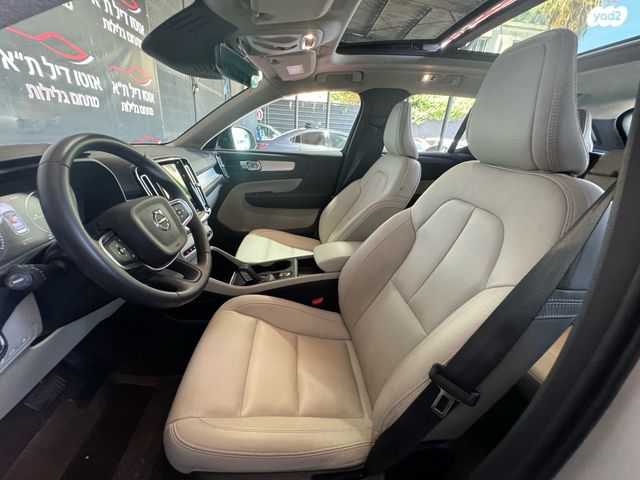 וולוו XC40