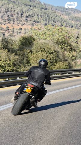 קאוואסאקי Z1000 ABS