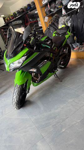 קאוואסאקי נינג'ה 300