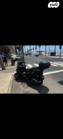 מודעת רכב פיאג'ו MP3 500