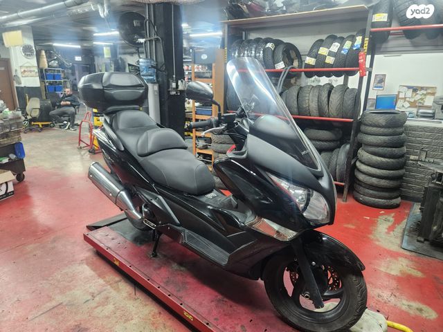 מודעת רכב הונדה סילבר-ווינג 400