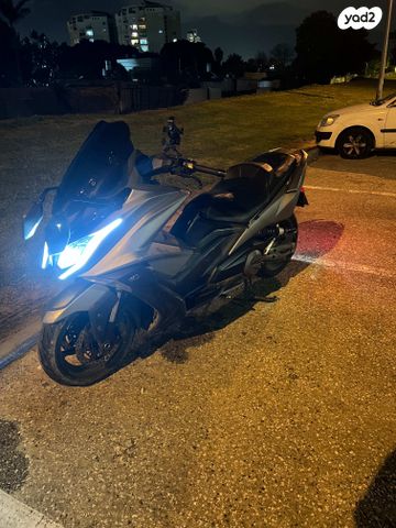 מודעת רכב קימקו AK 550