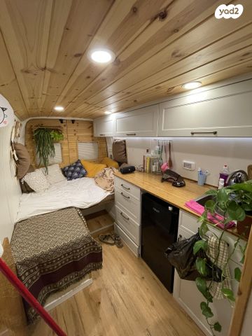 מודעת רכב ממונע אוטוקראוון