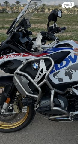 feedItemObj.data.row_1