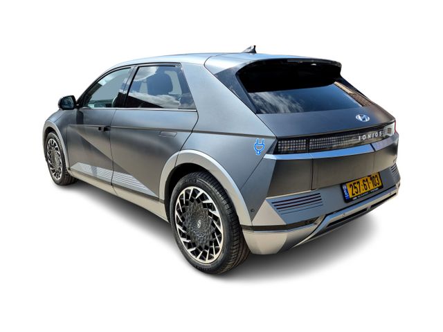 יונדאי איוניק 5