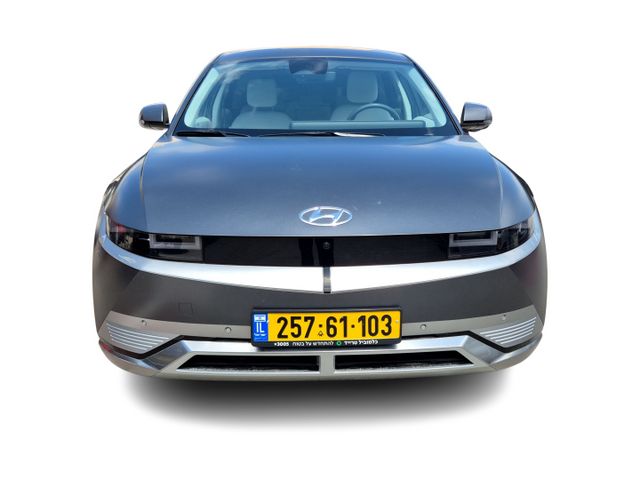 יונדאי איוניק 5