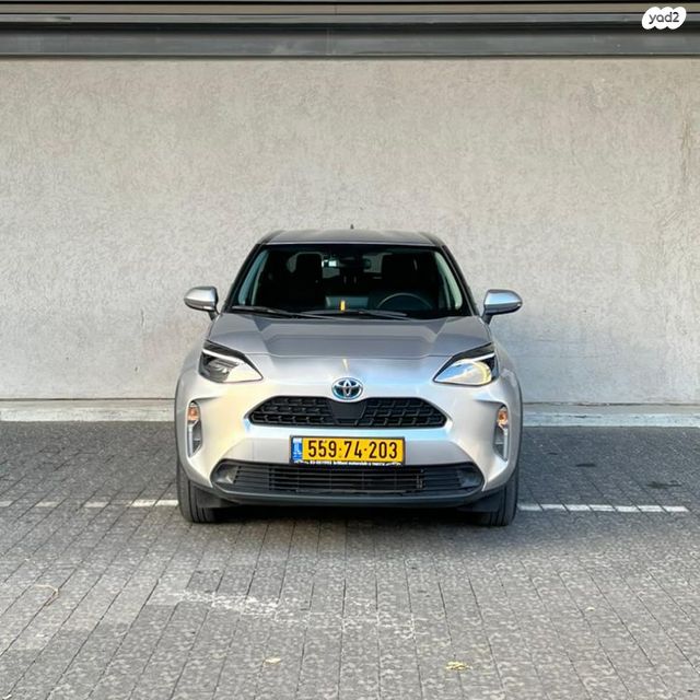 מודעת רכב טויוטה יאריס קרוס