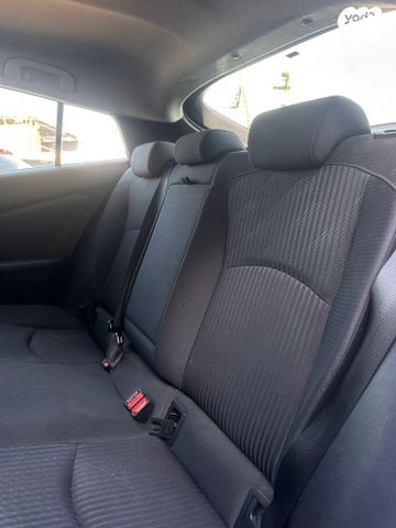 טויוטה פריוס