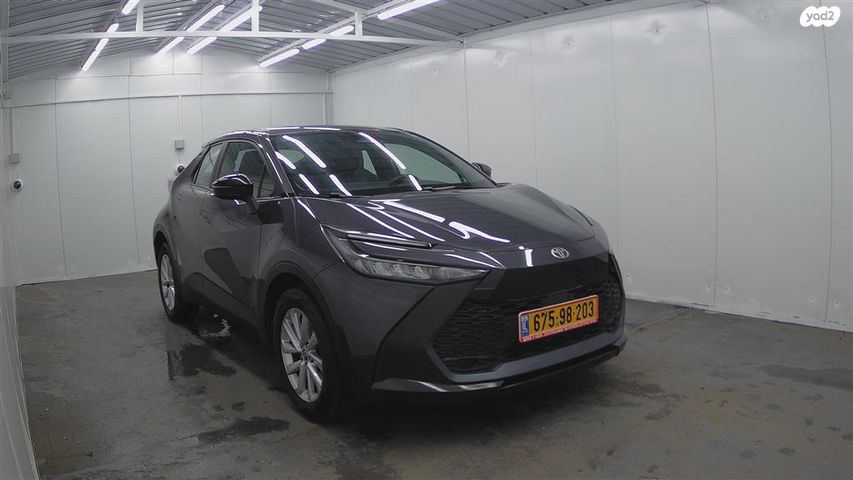 מודעת רכב טויוטה C-HR