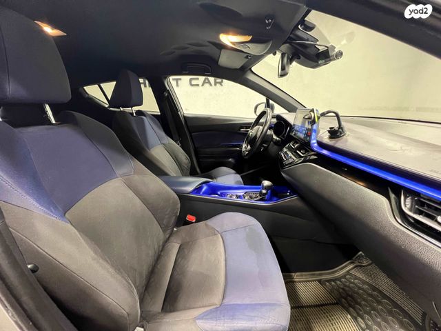 טויוטה C-HR