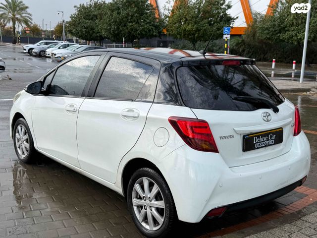 טויוטה יאריס