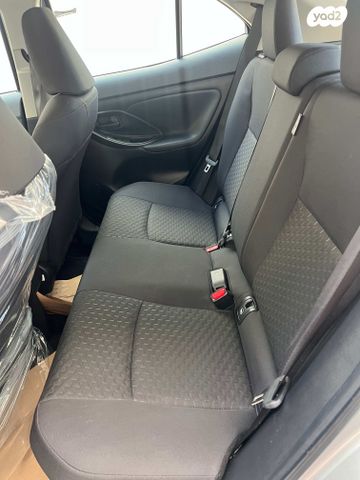 טויוטה יאריס קרוס