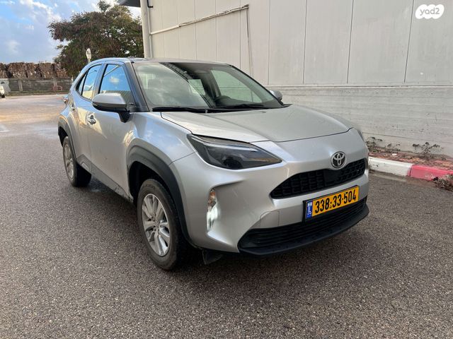 טויוטה יאריס קרוס