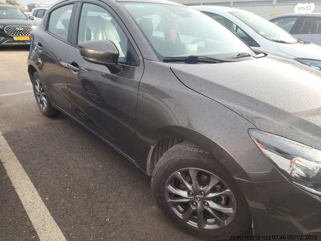 מודעת רכב מאזדה 2