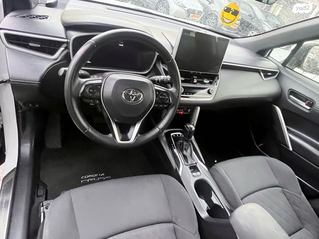 טויוטה קורולה קרוס