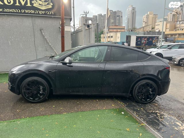 מודעת רכב טסלה מודל Y 2
